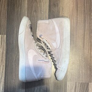 Nike Women's light pink blazer High-Top Sneakers